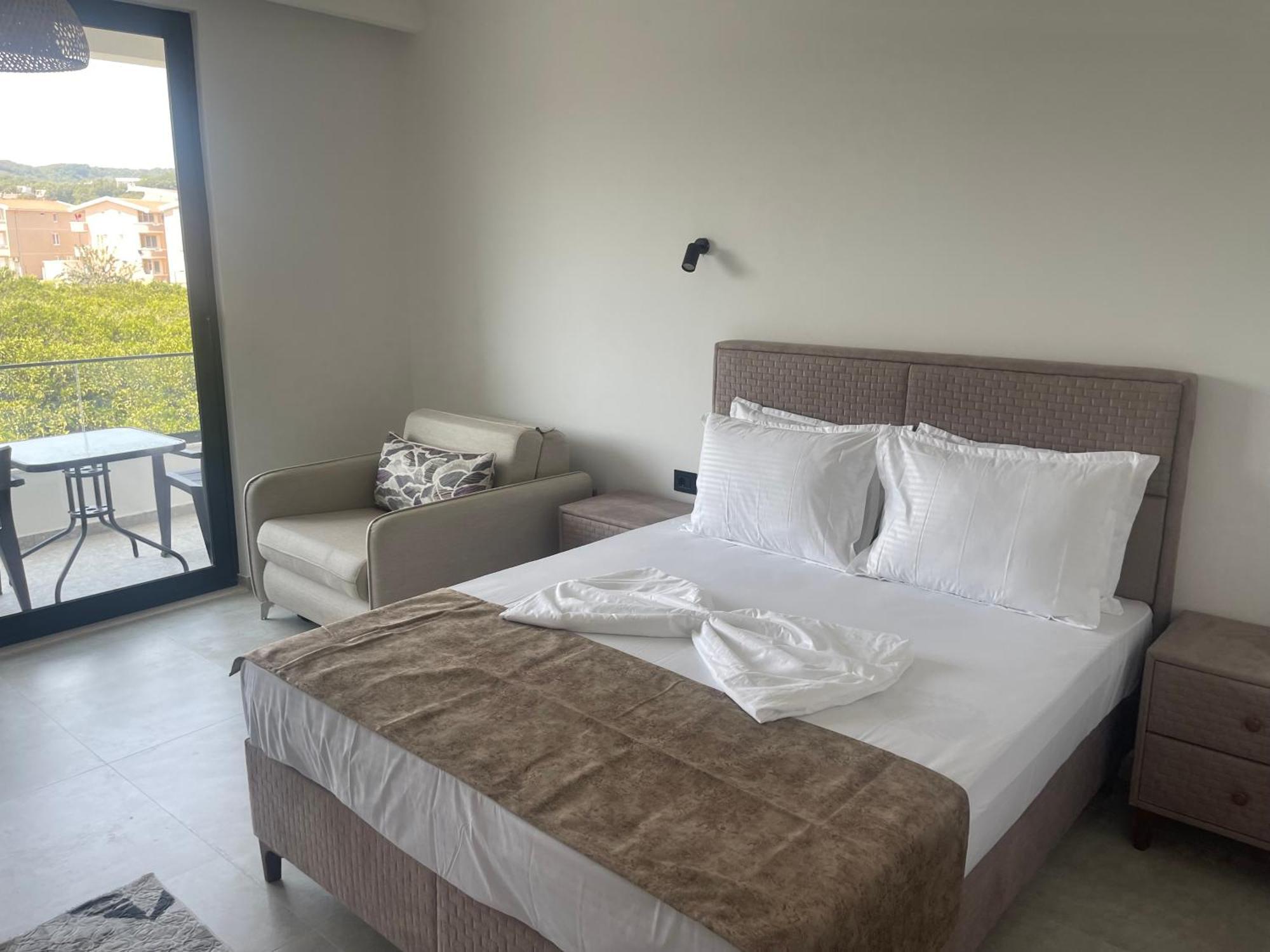Apartaments Queen Ulcinj Esterno foto