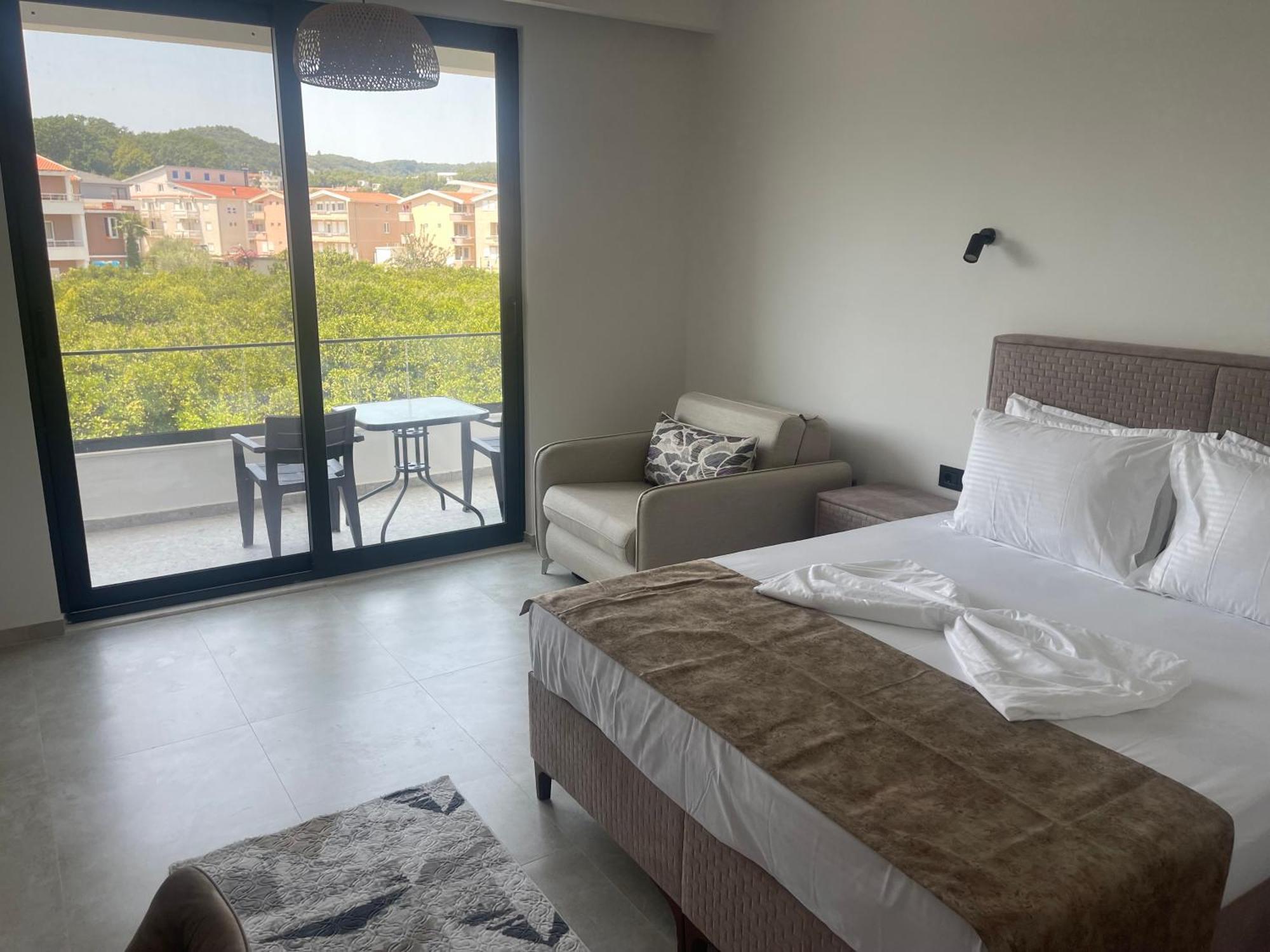 Apartaments Queen Ulcinj Esterno foto