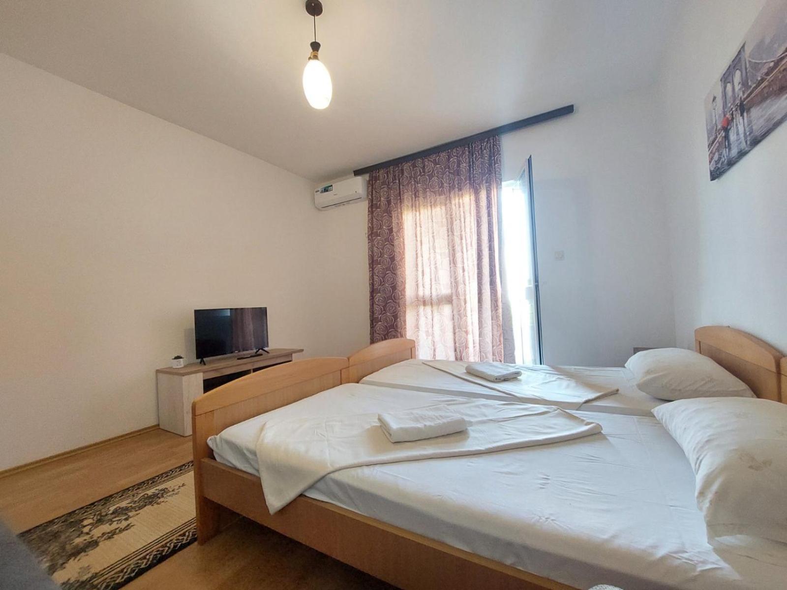 Apartaments Queen Ulcinj Esterno foto