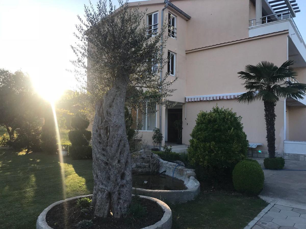 Apartaments Queen Ulcinj Esterno foto